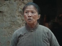 迟蓬演活大脚娘引热议，网友追问现实好婆婆何在