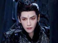 罗云熙黑色丝绒里衣花絮曝光，澹台烬魔神造型引关注