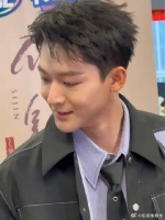 张晚意你咋这么好笑哈哈哈哈