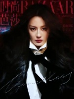 迪丽热巴红黑碰撞造型登芭莎金九封面