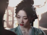 忽见粉蝶潜入窗 献鱼