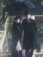 桑延的伞会一直偏向温以凡，爱也是