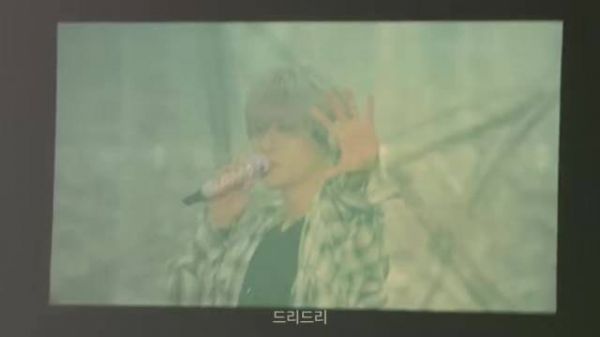 威神V刘扬扬名古屋场D1演出造型曝光