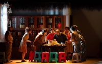 川渝共创话剧《谁在敲门》打磨提升后在简阳首演