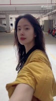李梦是真不爱穿内衣啊