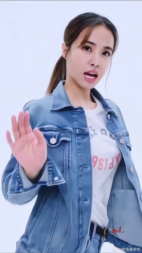 喜欢蔡依林的粉丝们,估计小孩子都会走路了,她出道即红