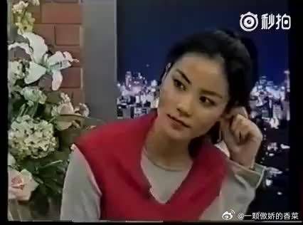 王菲受访谈女儿窦靖童,称打牌时没空打她