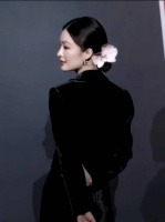 谁懂李沁这个回头啊，太有中式韵味了！温婉又大气！