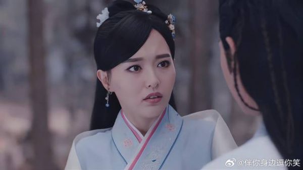 未央嘴硬不爱 拓跋浚知道她心思,偷偷亲她