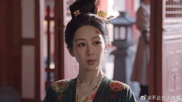 狗官不辨是非,还想打何惟芳板子,不料被蒋长扬教做人