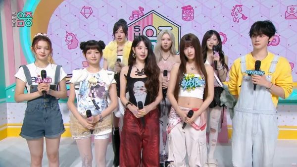 0830音中 IVE 新曲《XOXZ》采访现场