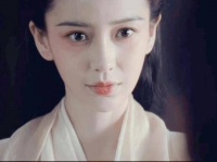 Angelababy饰演柳莹风情万种机智勇敢