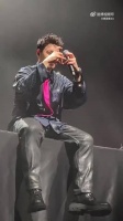 潘玮柏演唱会上演手嘴协奏曲