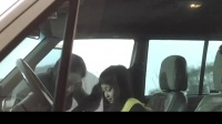 妻子发现丈夫车上陌生发卡,别头上质问