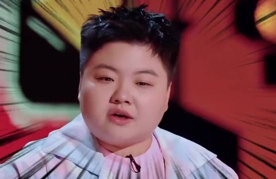 当脱口秀女演员拿起话筒,她就不再只为自己说话,倾听血肉疯长的声音