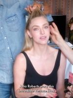 阿曼达塞弗莱德威尼斯电影节谈与朱莉娅罗伯茨同款造型