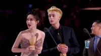 以为孟子义是平板身材，谁料一弯腰，水蜜桃身材藏不住了！
