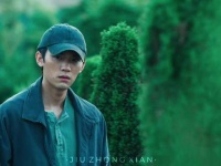 《十二封信》转场设计惊艳观众，青春白发切换自如