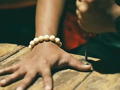 一颗子弹,所有人都希望你死,五颗子弹,所有人都希望你赢