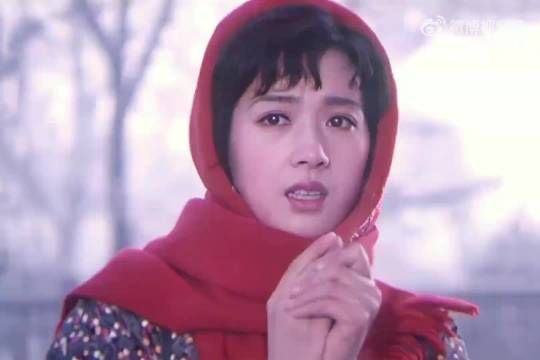 29岁的龚雪当年有多漂亮?一首《春光美》勾起美好的回忆