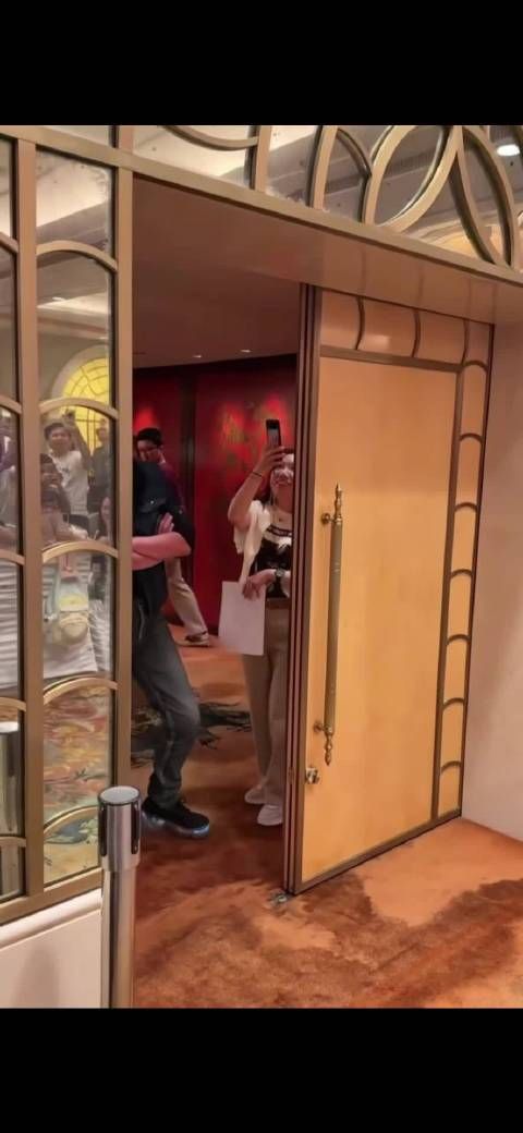 陈晓东50岁状态引关注,回顾与张柏芝东芝恋