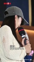 董璇女儿小酒窝出演电影《轻于鸿毛》，宋佳佟丽娅称赞其演技