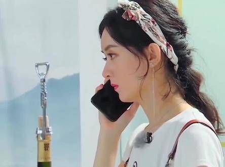 赵丽颖主动致电冯绍峰,对话甜蜜引复婚呼声