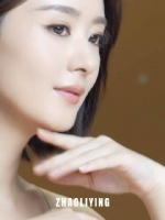 周一，浮光跃金，帧影流转，见到新的赵丽颖