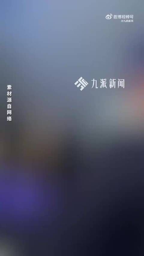 太想出名了,这应该是自导自演的“粉丝围堵”闹剧吧?