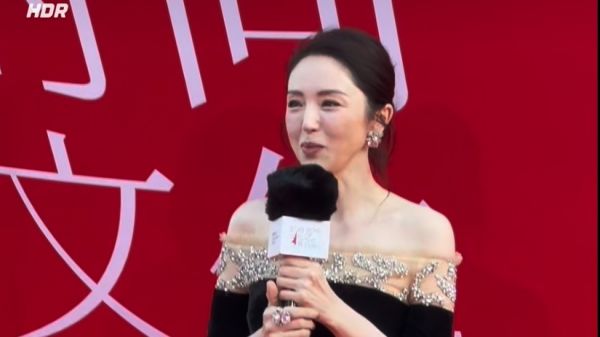 董璇回应与张维伊结婚争议：很感谢大家关心我！