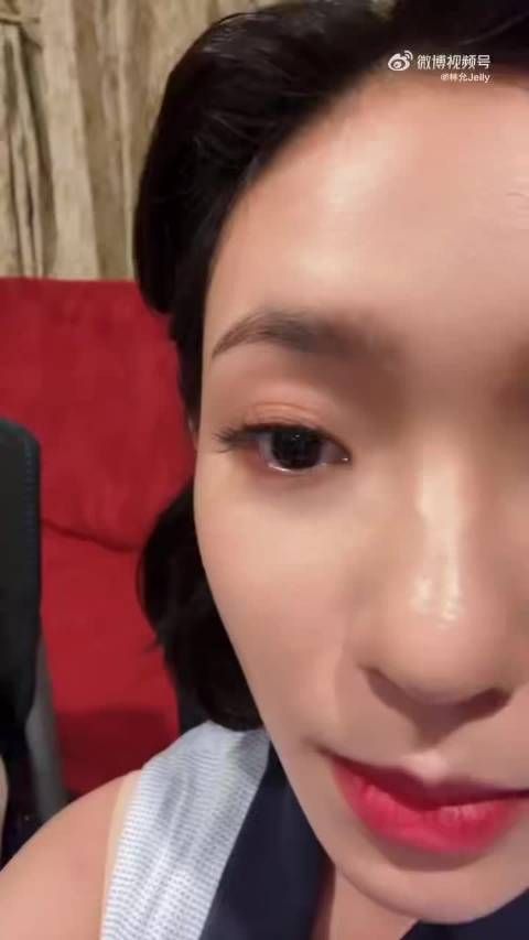 林允手机库存视频曝光，记录剧组温暖瞬间