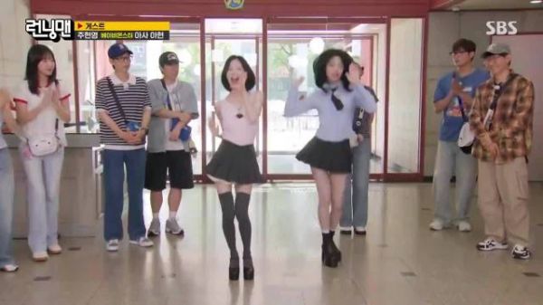 韩国女团就是专业,20岁女生骨相美里透着成熟性感!