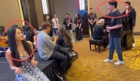 王力宏新女友疑似曝光，女方和王力宏妈妈跳舞，颜值不比李靓蕾差