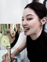 巩俐周迅赵丽颖倪妮等祝贺辛芷蕾获奖，辛芷蕾回应女演员不和传闻