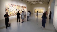 鞭子、麻绳也能作画？王之琛“鞭墨”艺术展亮相海派艺术馆