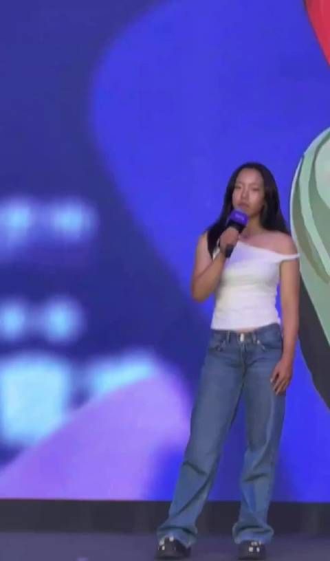 真没看出来,这竟然是刘国梁的女儿刘宇婕,风格大变啊,太成熟了