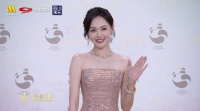 唐嫣金熊猫盛典红毯CUT 一袭金色礼裙亮相，好美好仙