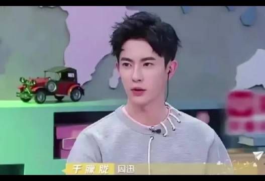 于朦胧公开理想型是周迅，喜欢乖巧不强势女生