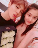 关晓彤爸爸被发现点赞女儿同鹿晗分手文 久未同框8年情疑玩完