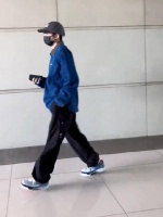 王俊凯今天丽江出发路透 私服好帅完全男友风