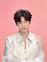 梓渝Newlive动态展现灵动魅力