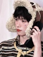 你有这么萌的梓渝进入内娱，麻烦多多拍剧多拍杂志，属实很养眼了