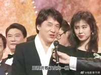成龙王祖贤早期上节目，王祖贤这个眼神看懂了吗