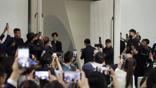 檀健次直播 这个巨星出场的排面爽爆了