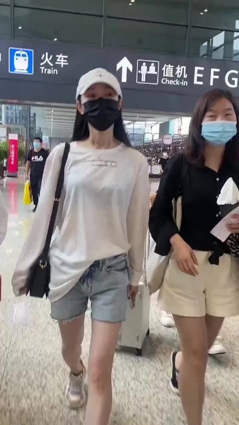 宋轶素颜健身照曝光，身材获赞