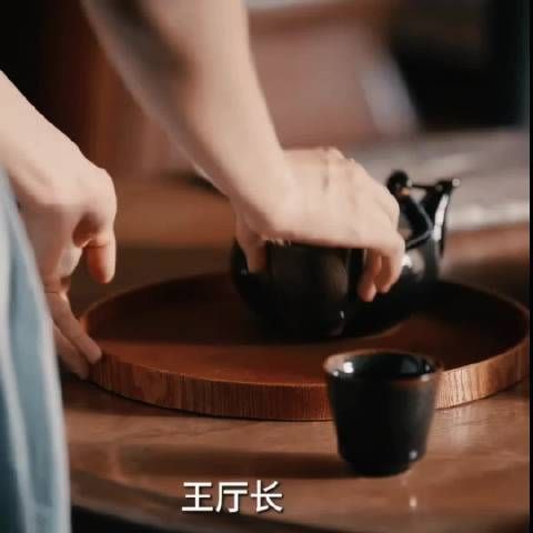 热依扎新剧演拽妃专治老男人
