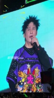 其他人音乐节上唱歌talking 大张伟音乐节台上蹦迪说相声
