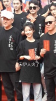 她现在心里一定很开心吧！