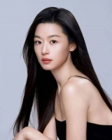 全智贤因争议面临天价代言损失，金额或超两亿，本人至今保持沉默