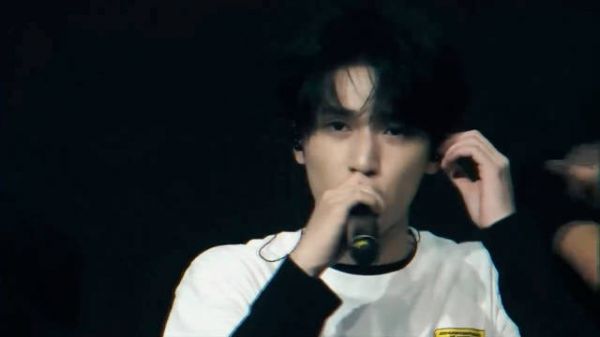 严浩翔上海演唱会幕后vlog曝光，展现舞台练习日常